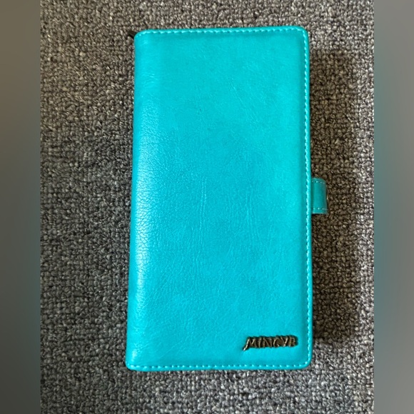 New! Beautiful Phone Wallet - Picture 2 of 6
